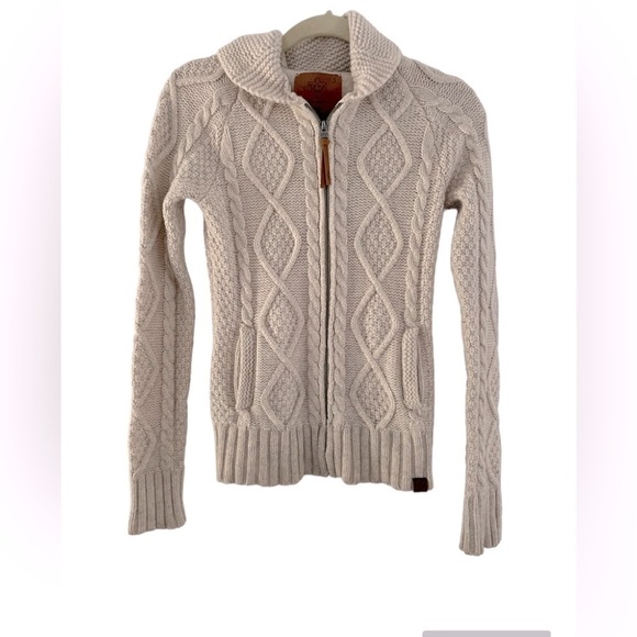 Aritzia Sweaters - ARITZIA TNA Lambs wool chunky sweater Cardigan size S